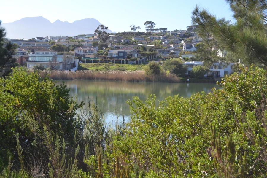 4 Bedroom Property for Sale in Mzuri Estate Western Cape